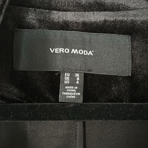 Velvet Blazer - Picture 6 of 9